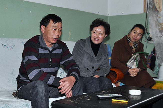 省總工會副主席彭增梅慰問依蘭困難員工