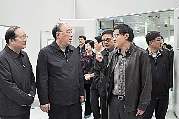 重慶市市長(zhǎng)黃奇帆一行到紐米科技調(diào)研