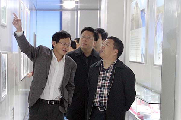 國(guó)家工信部原材料司苗治民副司長(zhǎng)一行到紐米科技調(diào)研