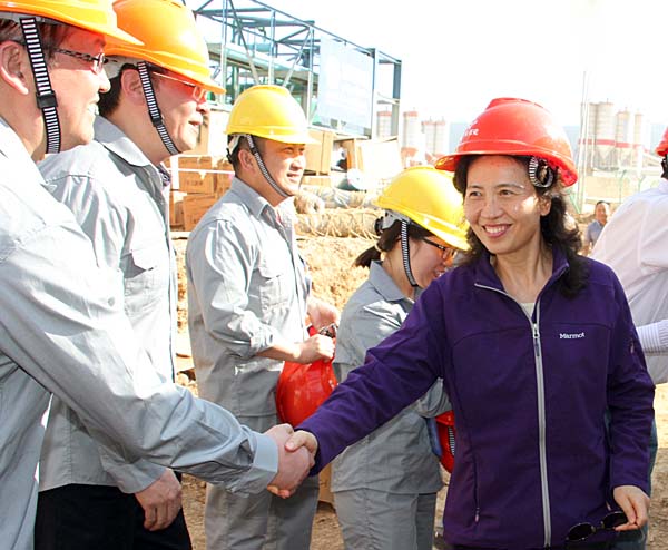省委常委、常務副省長李江一行到云天化集團石化公司調研