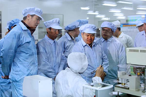 李紀(jì)恒到昆明紐米科技調(diào)研 強調(diào)打造領(lǐng)軍企業(yè)