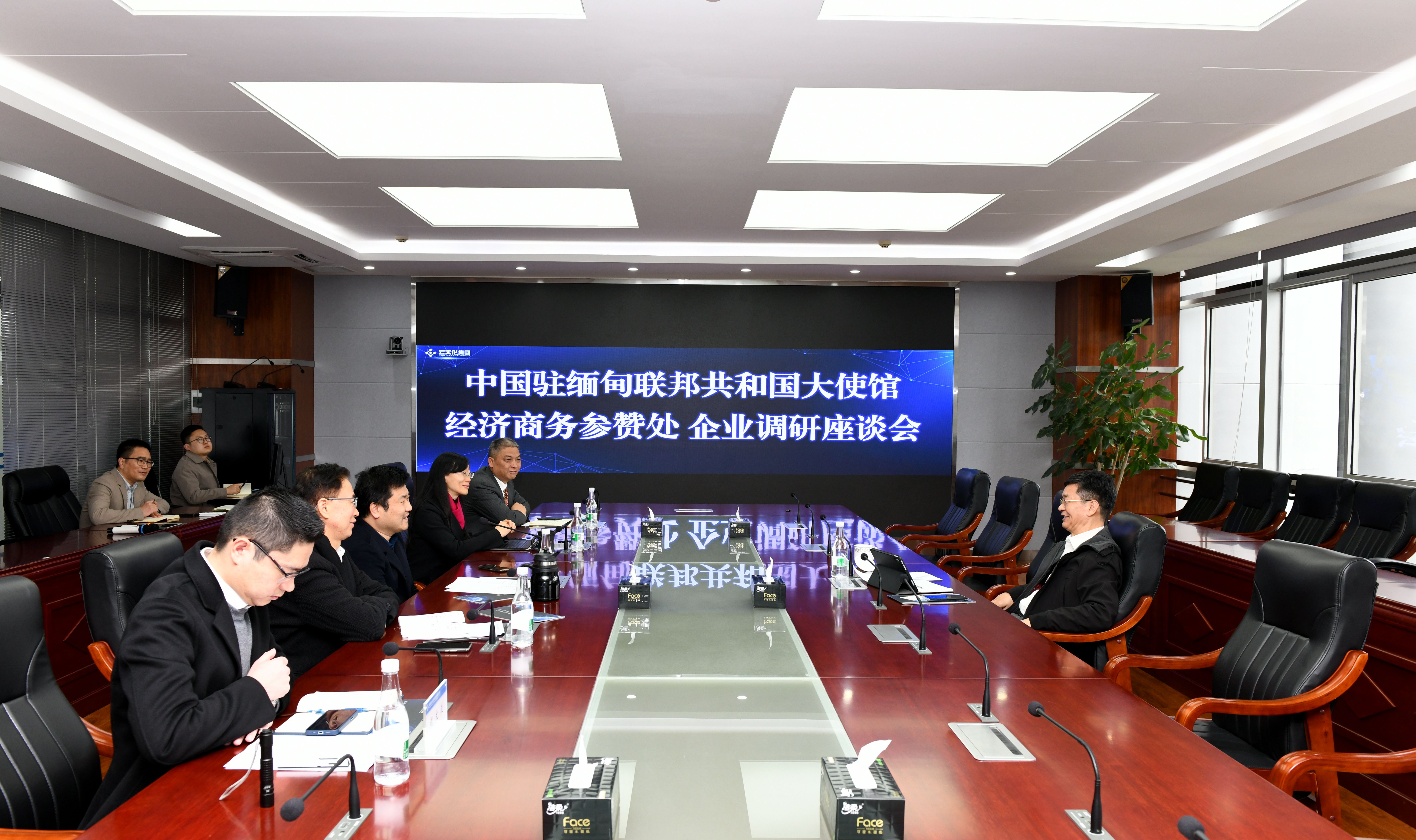 中國駐緬經(jīng)濟(jì)參贊譚書富  希望云天化尋找中緬農(nóng)業(yè)發(fā)展的契合點(diǎn)